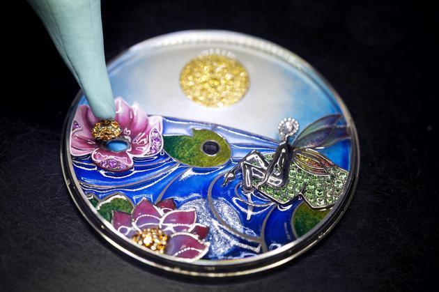 Lady Arpels Jour Nuit Fée Ondine腕表,2016年 组装表盘上的装饰元素