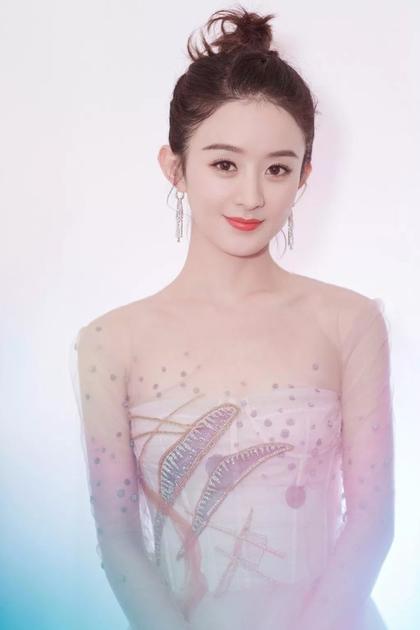 据自己的脸型调整眉形弧度