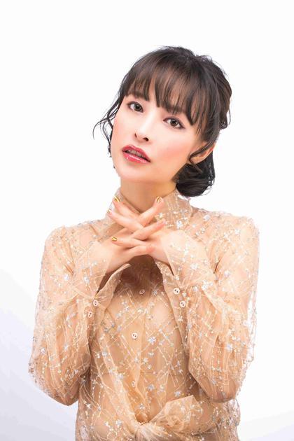 甜美浪漫妆容 由日本明星彩妆师高木大辅打造 图片来源:IPSA官方