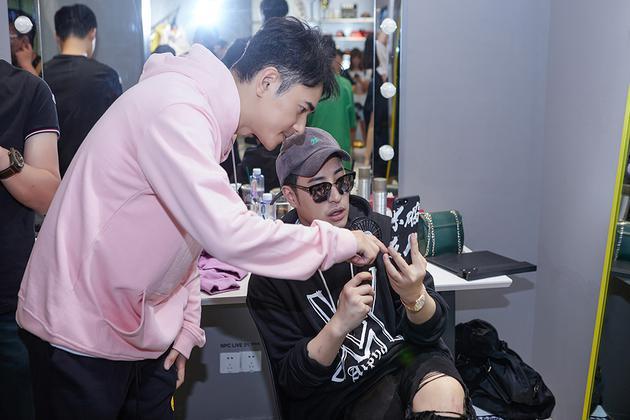 李晨nic&潘玮柏与线上粉丝互动