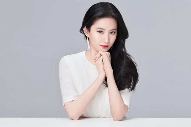 刘亦菲官宣照
