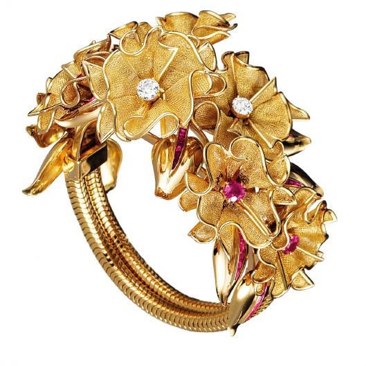 Flowers lace手镯,1946年Van Cleef & Arpels梵克雅宝典藏