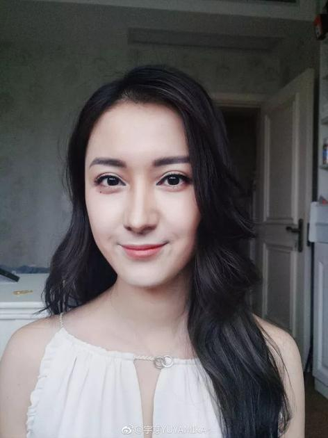 迪丽热巴仿妆