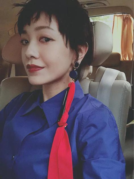 古灵精怪Cool Girl风的郭采洁