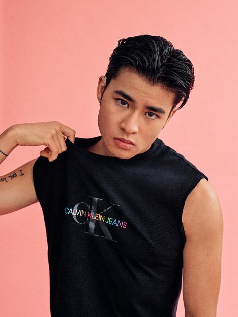 CALVIN KLEIN PRIDE彩虹渐变宣言款