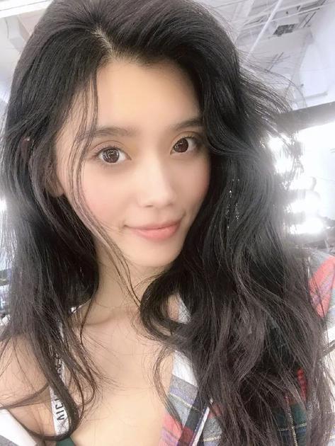 奚梦瑶的自拍