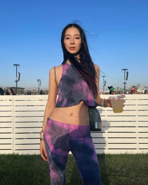 Irene Kim在2022cochella音乐节