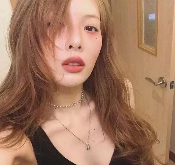 一种娇滴滴的忧郁风