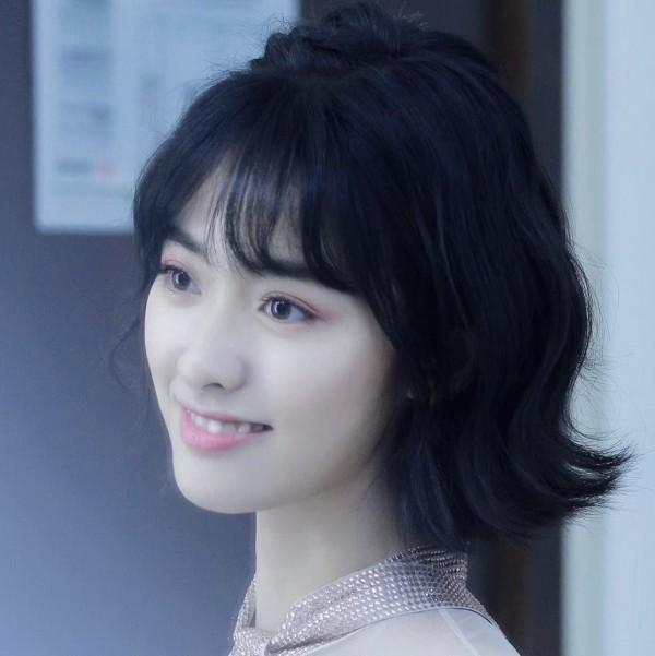 沈月照片