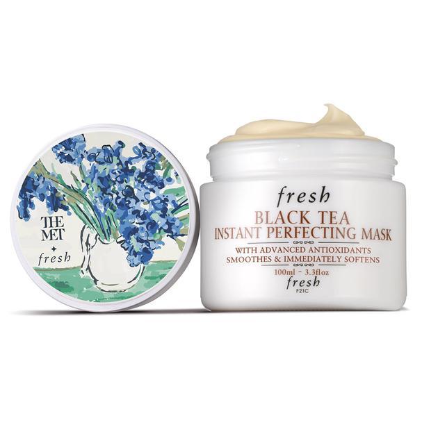 全新的fresh馥蕾诗红茶凝时修护面膜(梵高鸢尾花“馥”刻版)高度还原梵高《鸢尾花》原作意境