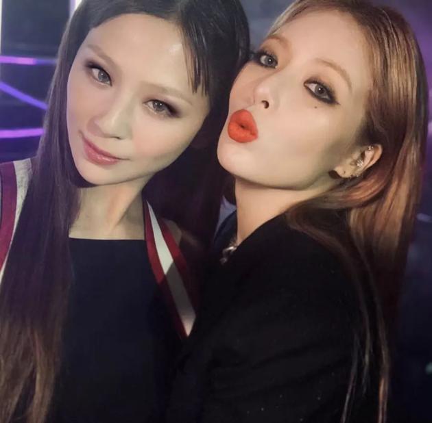 烟熏妆眼影