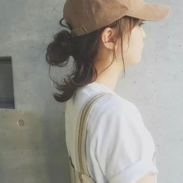 棒球帽+半丸子头