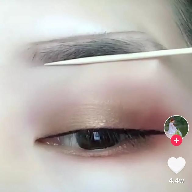 牙签画眉法