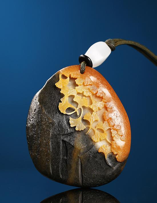杨曦 和田玉籽料江南秋韵佩 5.6×4.8×1.2cm 55g