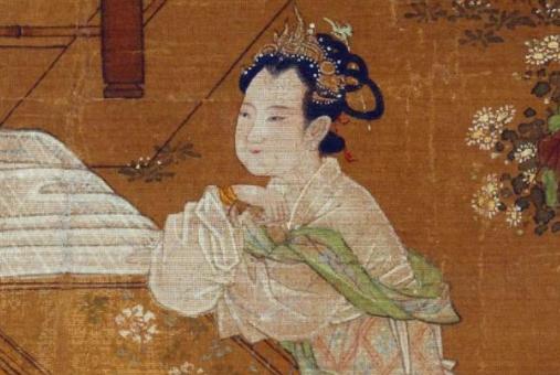 宋朝女子特别爱戴冠,是非常流行的头部装饰
