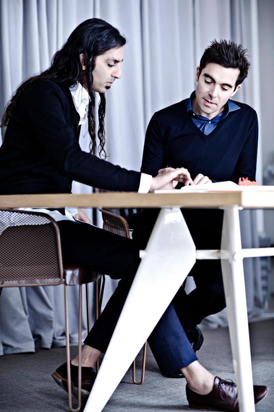 布景设计师Patrick Jouin(右) & Sanjit Manku(左)
