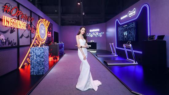 迪丽热巴出席2019GARMIN佳明北京智能腕表新品发布会