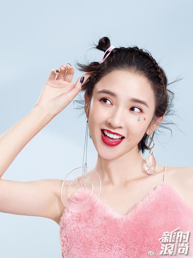 唐艺昕 俏皮“泪痣妆”