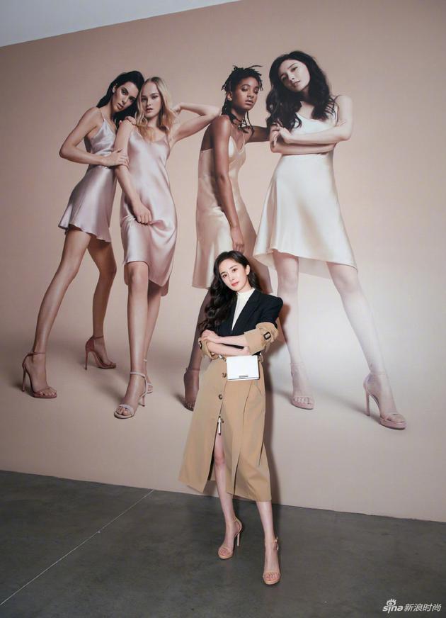 杨幂亮相Stuart Weitzman发布会