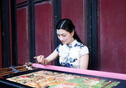 詹惠娜 中国潮绣工艺美术师