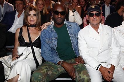 左起Carine Roitfeld,法国版《Vogue》前主编、CR Studio创始人;Virgil Abloh,Off-White创始人、Louis Vuitton 男装创意总监;Andrea Panconesi,LVR CEO