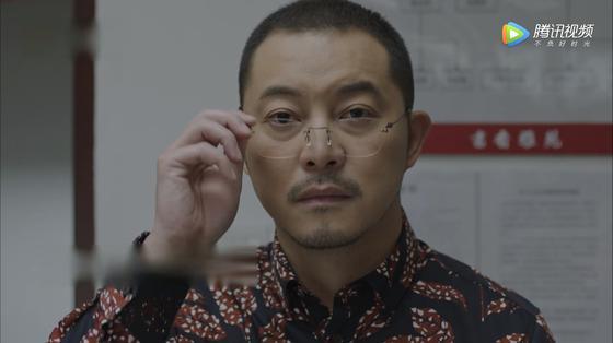 无需说话,一个眼神就可以逗笑你