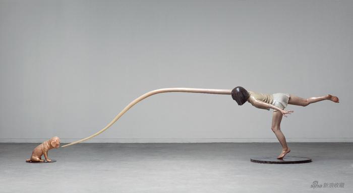 向京《异境——彼处》创作年代:2011,材质:玻璃钢着色,尺 寸:119×470×85cm