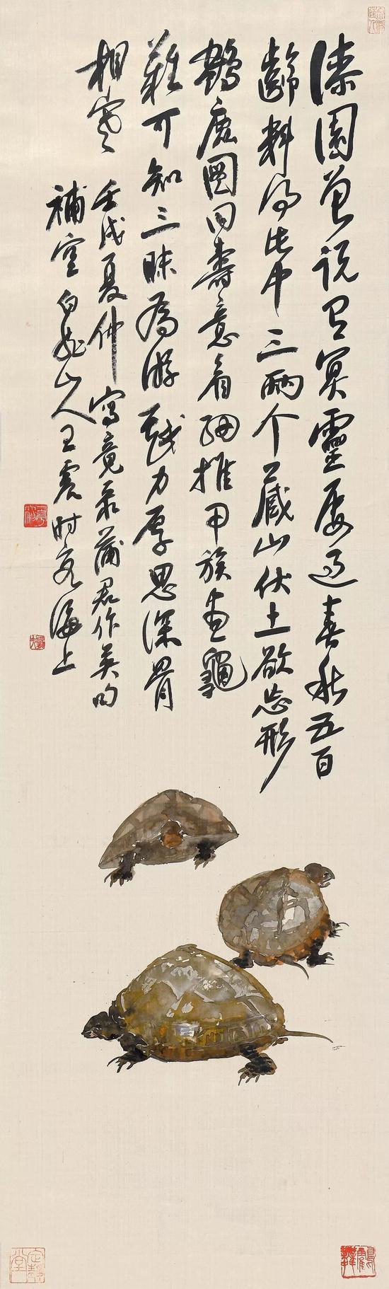 Lot323 王震(1867-1938) 寿三千年 壬戌(1922年)作 立轴 设色绢本 出版: 《王一亭作品集》第45页,(日本京都)思文阁,1969年 《定静东方美术馆开馆纪念展览目录》第109页,(日本东京)定静东方美术馆,1970年3月 《王一亭的使用印和书画》第74页,(日本京都)丸孙商店出版部,2016年1月 展览: “王一亭书画作品展”,(日本京都)思文阁,1969年2月25日至3月2日 “定静东方美术馆开馆纪念展览”,(日本东京)定静东方美术馆,1970年 132.5×40.4 cm。 约4.8平尺 包首:鉴藏印:定静堂 本幅:漆园曾说有冥灵,屡过春秋五百龄。料得此中三两个,藏山伏土欲忘形。鹤鹿图同寿意看,细推甲族画龟难。可知三昧为游戏,力厚思深骨相寒。壬戌夏仲写竟,录蒲君作英句补空,白龙山人王震时客海上。 钤印:一亭大利、白龙山人、鹤舞 收藏印:定静堂、宗净道人
