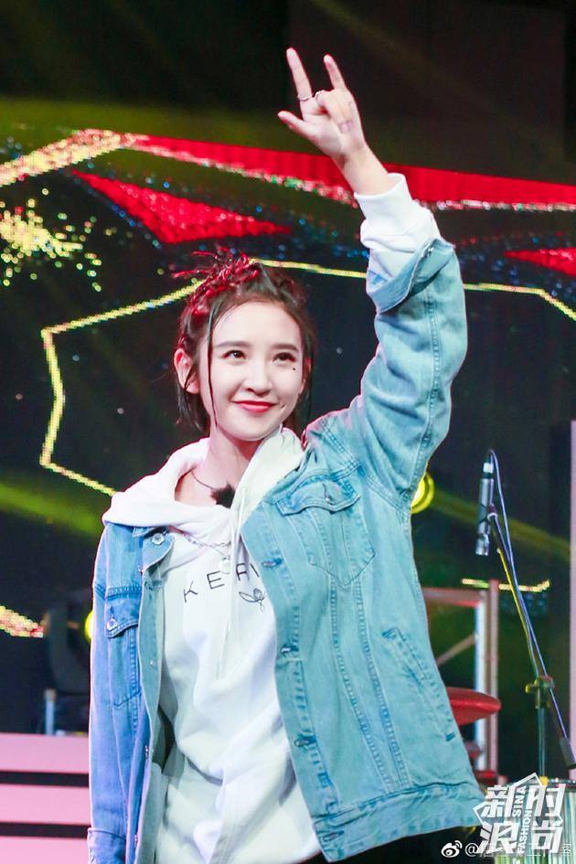 唐艺昕泪痣妆