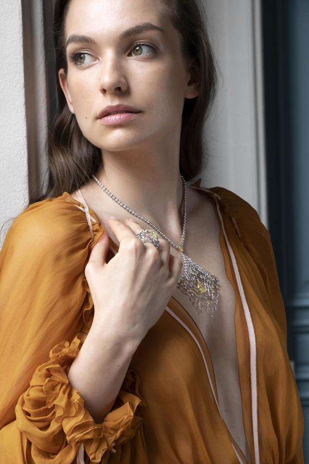 CHAUMET “筑艺万象”高定珠宝套系 光影之歌 篇章作品