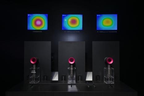 新一代戴森Supersonic™吹风机智能温控系统科技演示