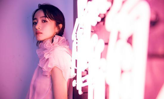 纪梵希彩妆挚友胡冰卿小姐
