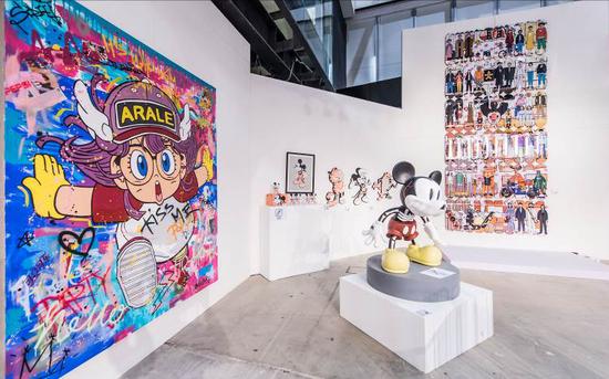 三里屯太古里摩登派对潮流艺术展现场