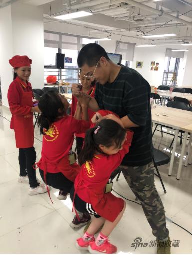 中国人民大学艺术学院绘画系的在读研究生杨朔