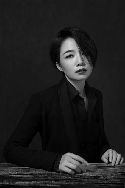 Dior迪奥香氛世家大使 知名艺术家刘丽杰