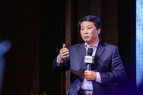 中国酒业协会常务副理事长王琦先生发言