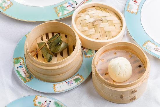小粽子(第三十一回) 、豆腐皮包子(第八回)