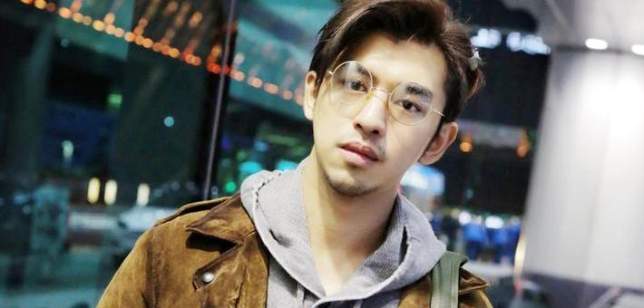 陈柏霖帽衫金丝眼镜简约有型