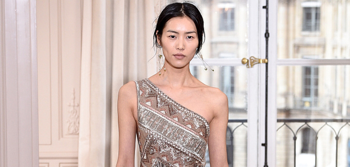 刘雯登Schiaparelli高定T台