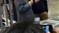 巴菲特与比尔盖茨吃冰淇淋