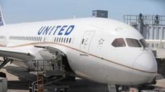 美联航CEO就乘客被强行带离飞机诚恳致歉