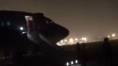 视频|南航客机货舱报火警紧急备降 长沙机场短时关闭