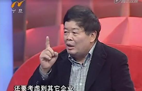 “曹德旺炮轰特斯拉涨薪”“宁愿捐款也不涨薪”？福耀集团辟谣！曹德旺曾表示：乱加工资对社会有害…