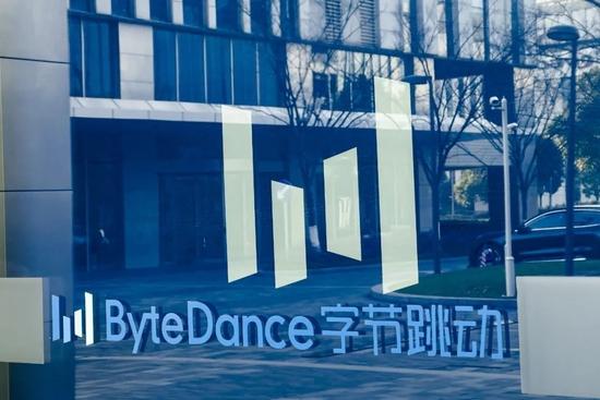 一家流量公司不得不越跳越重。