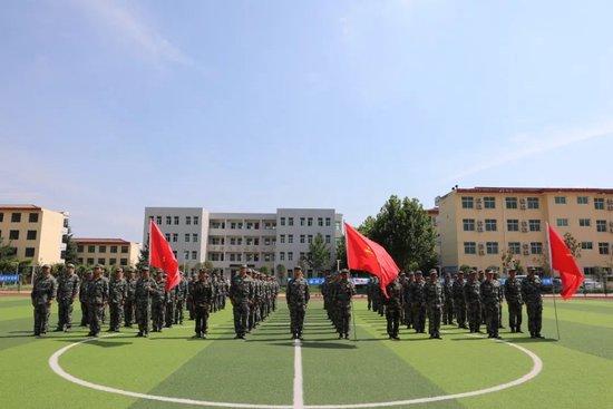 西凤集团新酒出笼，董事长张正带领领导班子成员为新一年度生产加油鼓劲