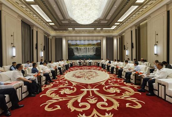 中国中小企业协会会长李子彬带领部分重点企业赴黑龙江考察