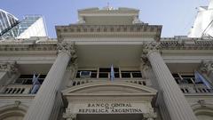 阿根廷央行年内第五次上调利率至60% 比索兑美元暴跌