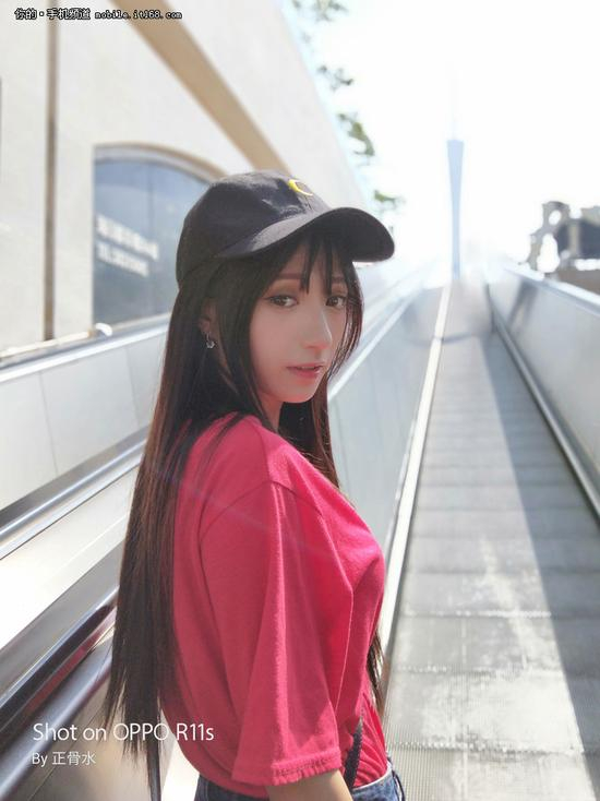 ▲OPPO R11s人像模式实拍样张,大头照特写可以让焦点聚焦在人物上