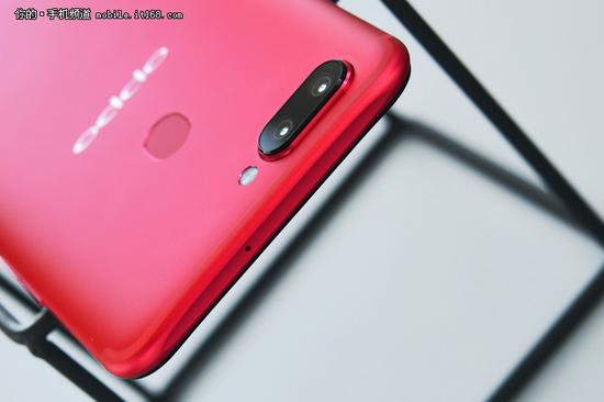▲OPPO R11s