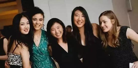 不做“绯闻女孩”